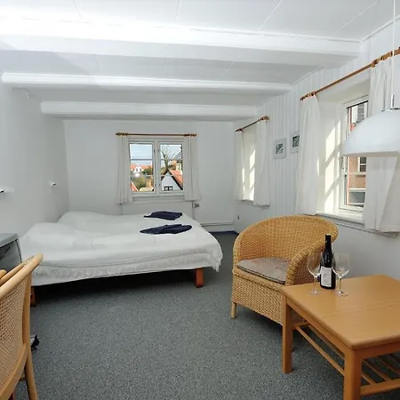 Hotel Gudhjem 3*
