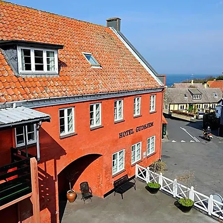 Hotel Gudhjem Hotel 3*