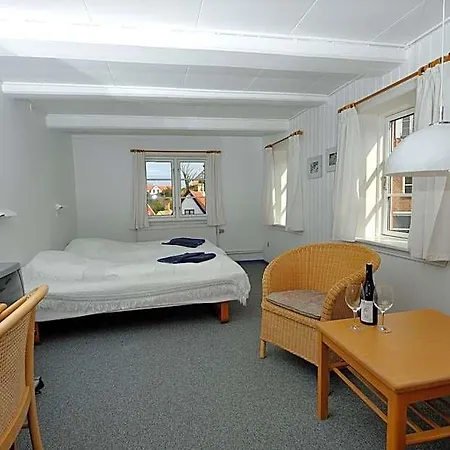 Hotel Hotel Gudhjem 3*