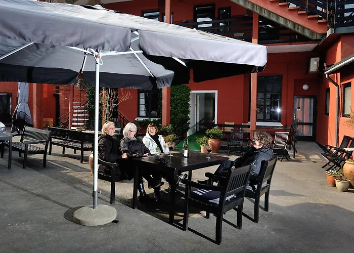 Hotel Hotel Gudhjem 3*