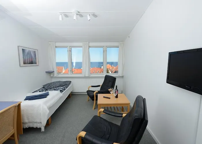 Hotel Gudhjem فندق 3*